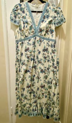 Floral Maxi Dress with V-Neck and Ruffle Hem
