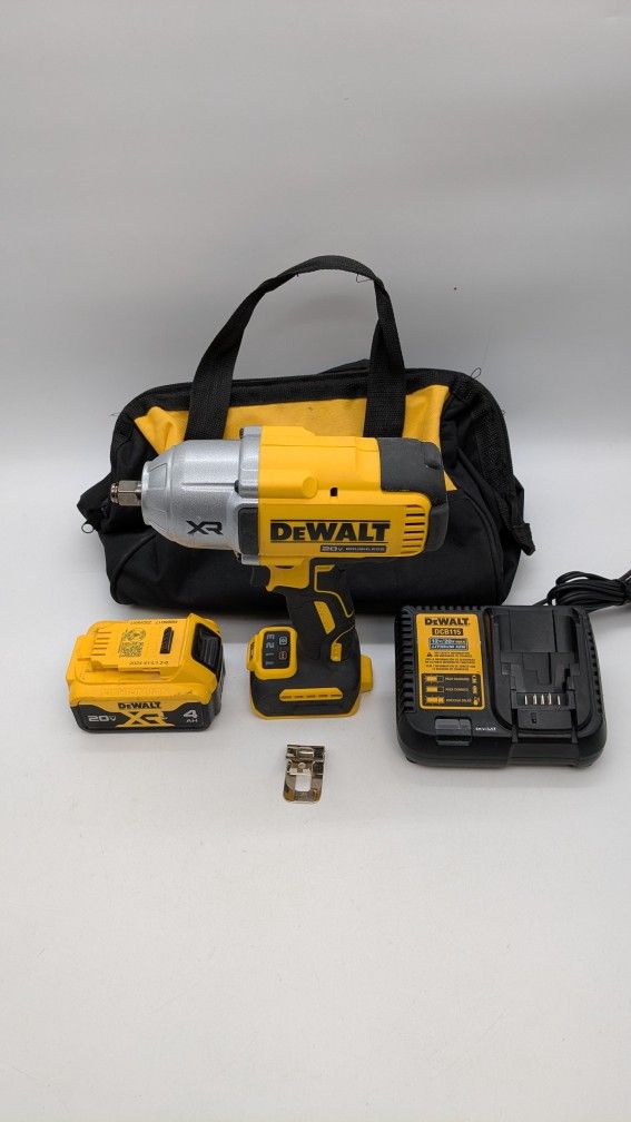 DeWalt (DCF900) 20 V Max XR High Torque Impact Wrench With Batt And Charger