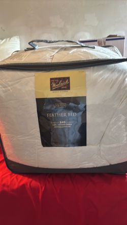 Woolrich home queen size 100 Cotten comforter.