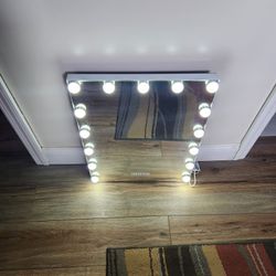 23" X 18" LED Vanity Mirror With Bluetooth Speakers (Like New Condition)