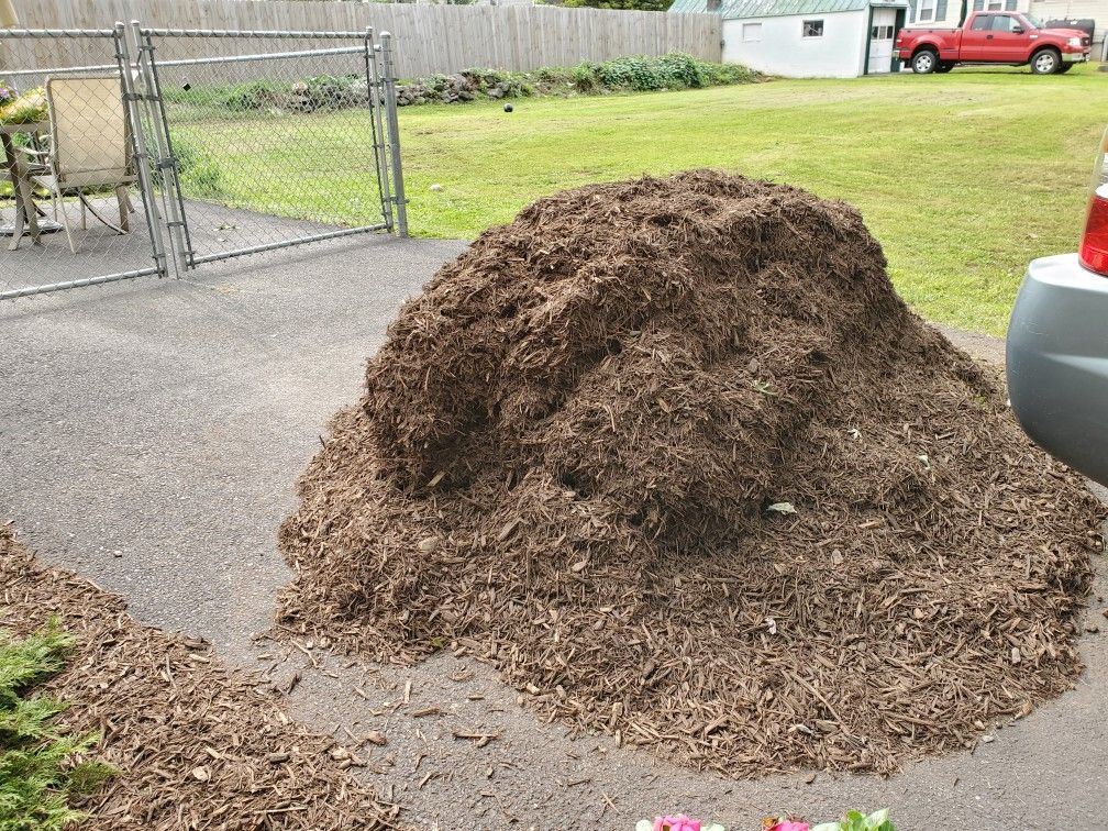 Double Shredded Hardwood Mulch