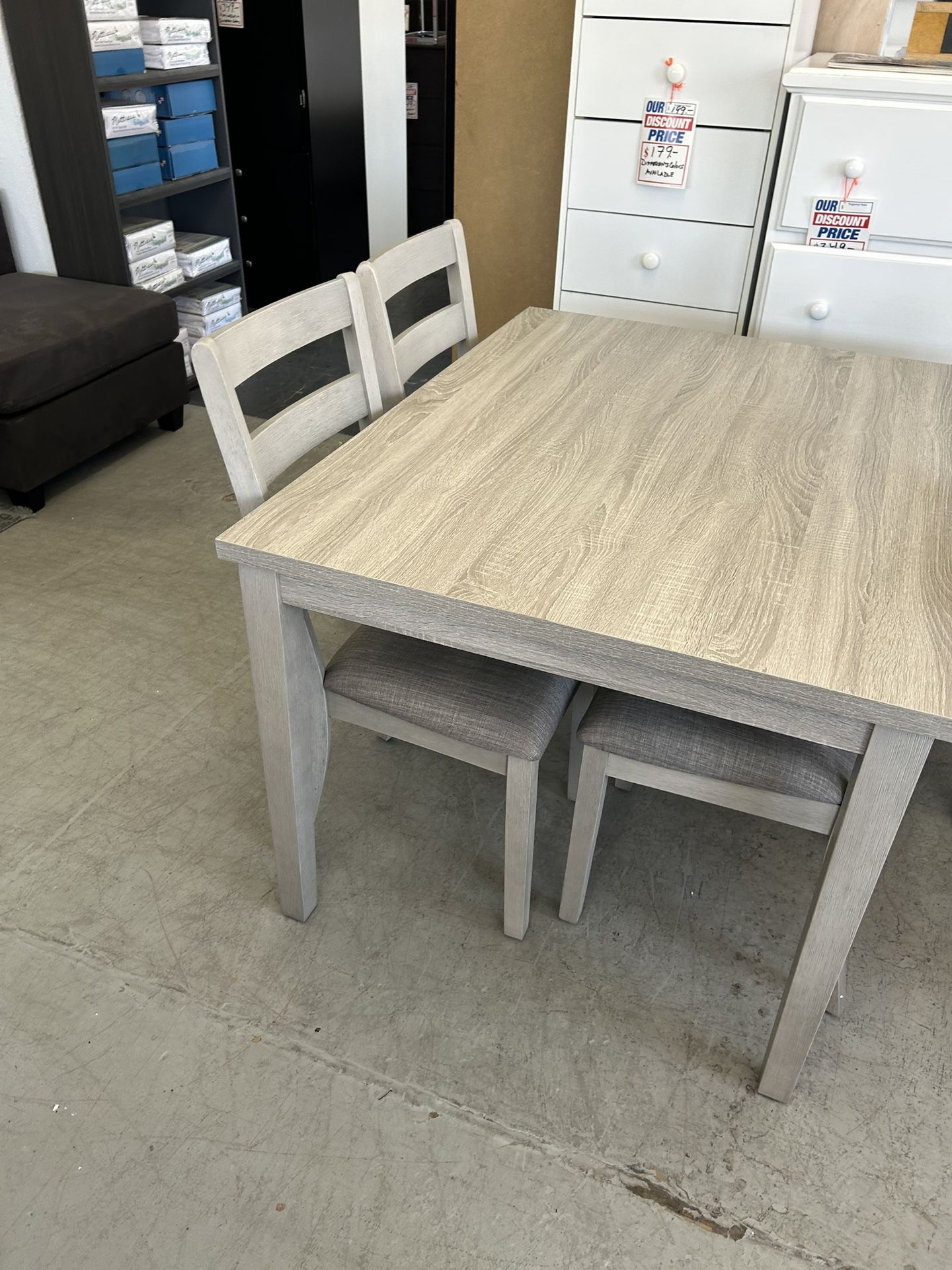 Comedor De 5 Piezas Color Gris Claro