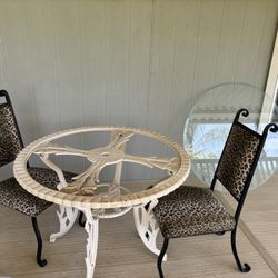 Table Chairs 