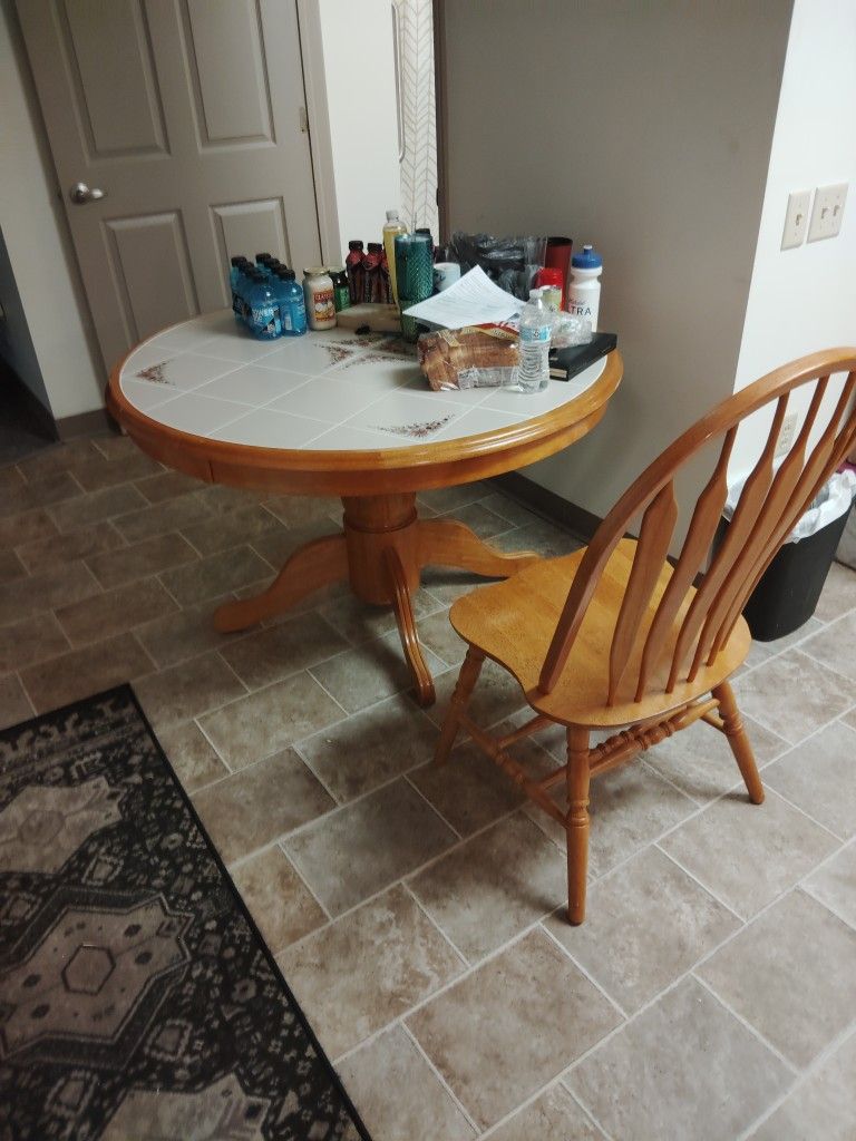 Pine Kitchen Table With 4 Chairs