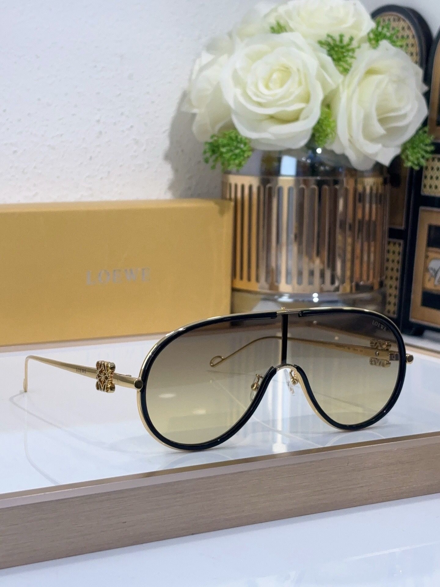 LOEWE Sunglasses