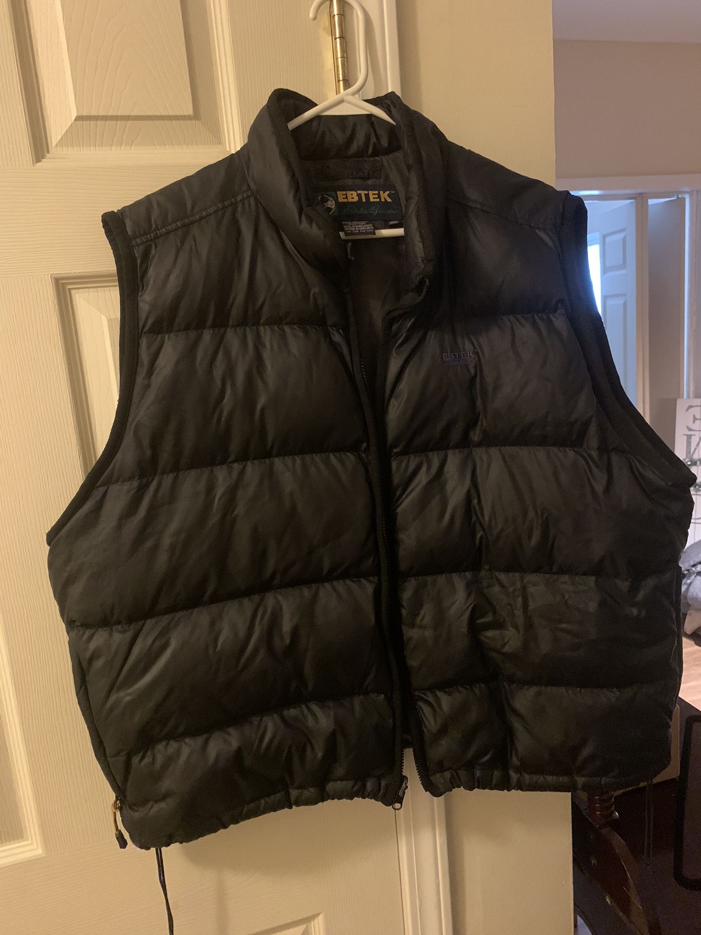 Eddie Bauer Men’s Puffer Vest