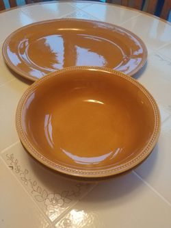 2 Lg Serving Bowls & Platter