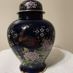 8” Tall 16” Round Beautiful Dark Blue Pc With Picoke Design $12