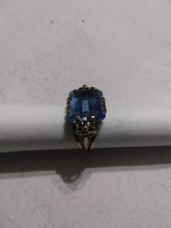 14k Blue Topaz Ring Size 5 And 1/2 Use