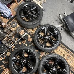 Will Someone Swap 2 9.5s for 2 8.5s?