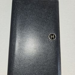 Excellent Pre Loved CHANEL WALLET. COA included 
