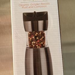 Wolfgang Puck Electric Gravity Spice Mill. 