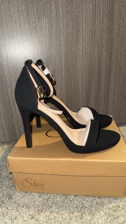 Brand New Womenโs heels Size 7