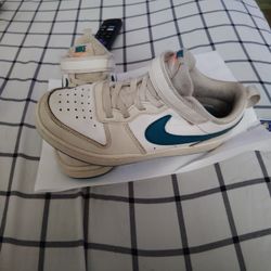 Nike Court Borough Low 2