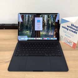13" MacBook Air M2 8 Core**500GB SSD