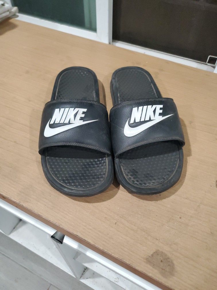 Nike Slides Size 11