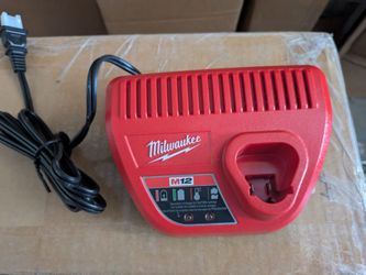Milwaukee M12 Charger