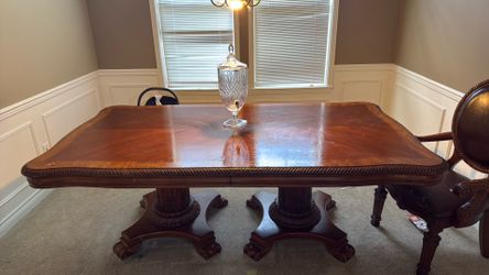 Dining room table