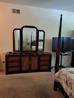 Henredon oriental design bedroom furniture (dresser).