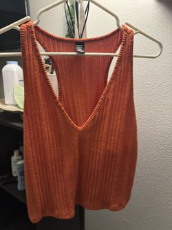 orange tanktop 