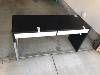 Computer table w/ two drawers