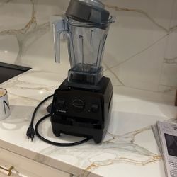Vitamix Blender - Like New - Hardy Used!