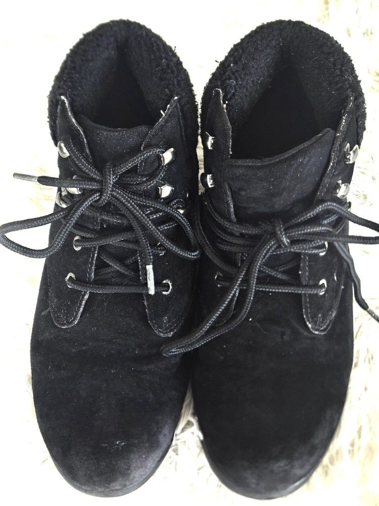 Fadded Glory black boots, size 7.5 US (38.5 EUR, 24.5 MEX)  Botas negras Fadded Glory 7.5 USA 38.5 EUR 24.5 MEX.