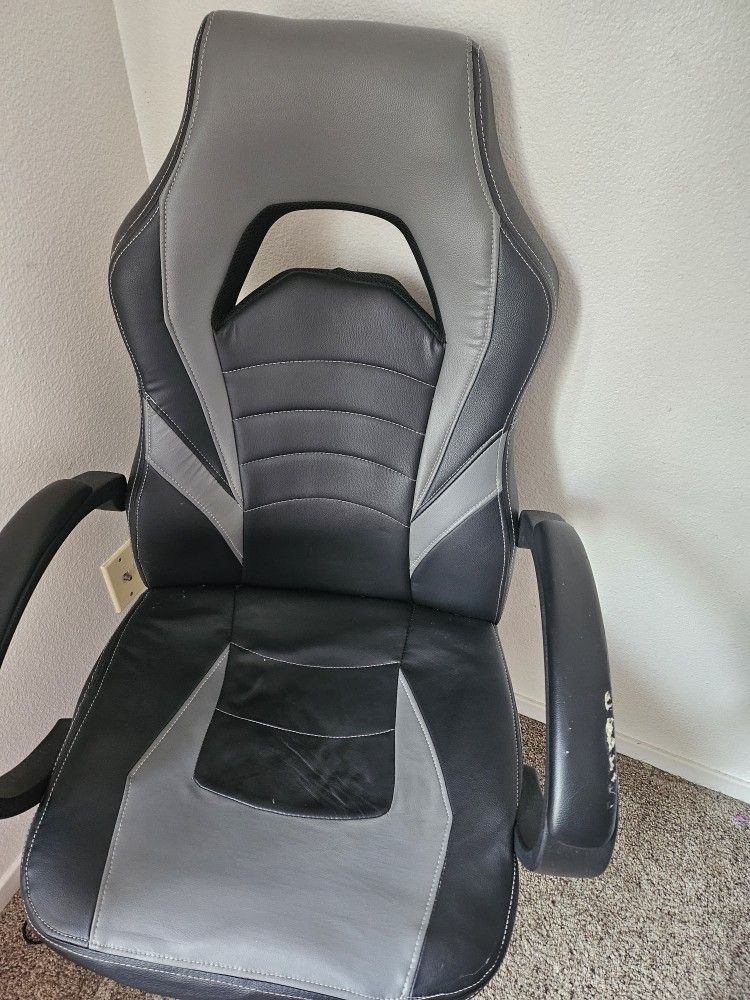 Free Chair
