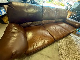 FREE LEATHER COUCH