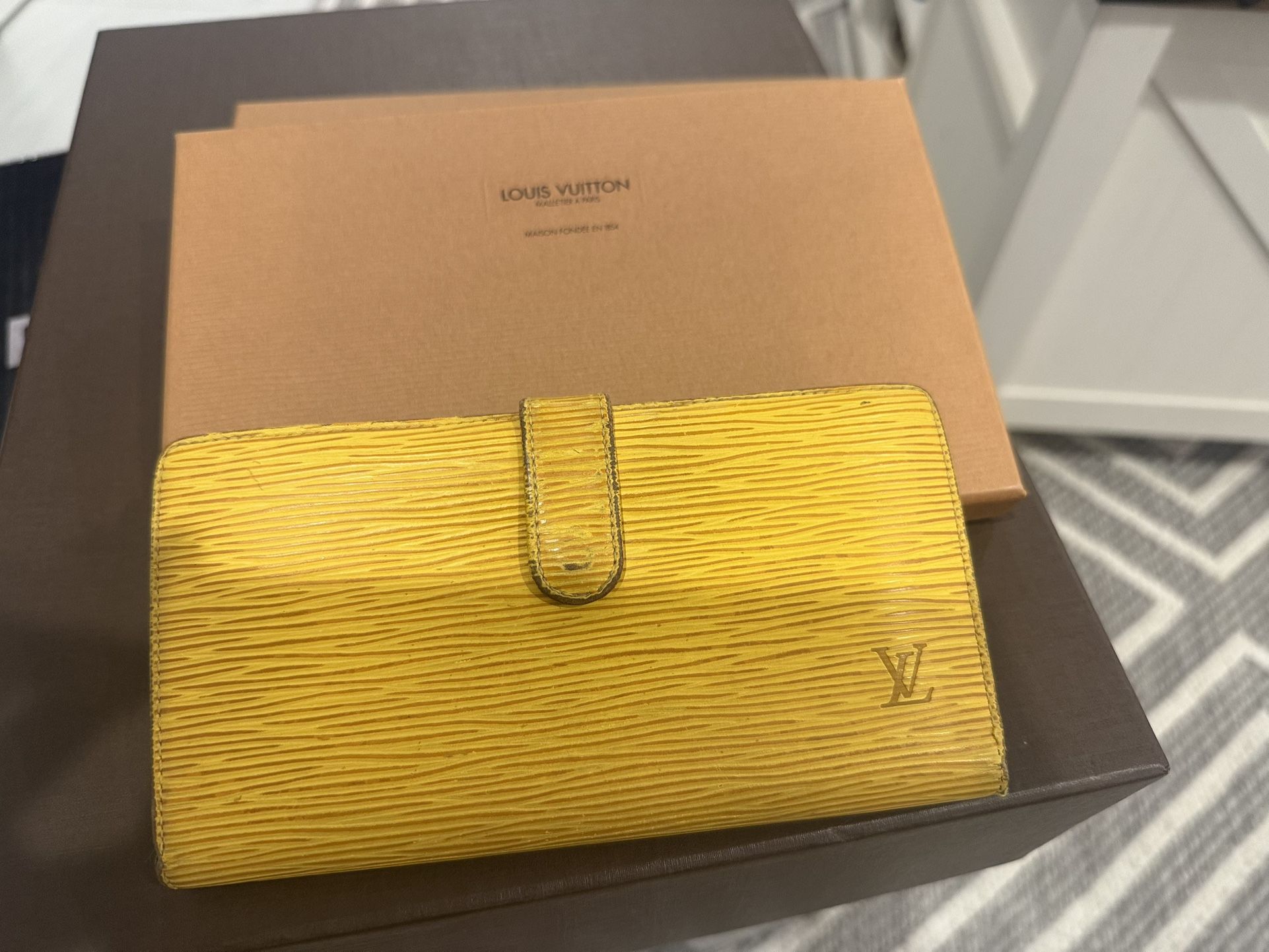 Previously Loved Louis Vuitton Wallet EPI Leather