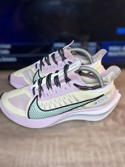 Women’s Nike Running Shoes Size 9.5