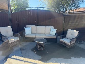 4-Piece Outdoor Wicker Patio Furniture Set