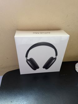 AirPods Max with Smart Case
