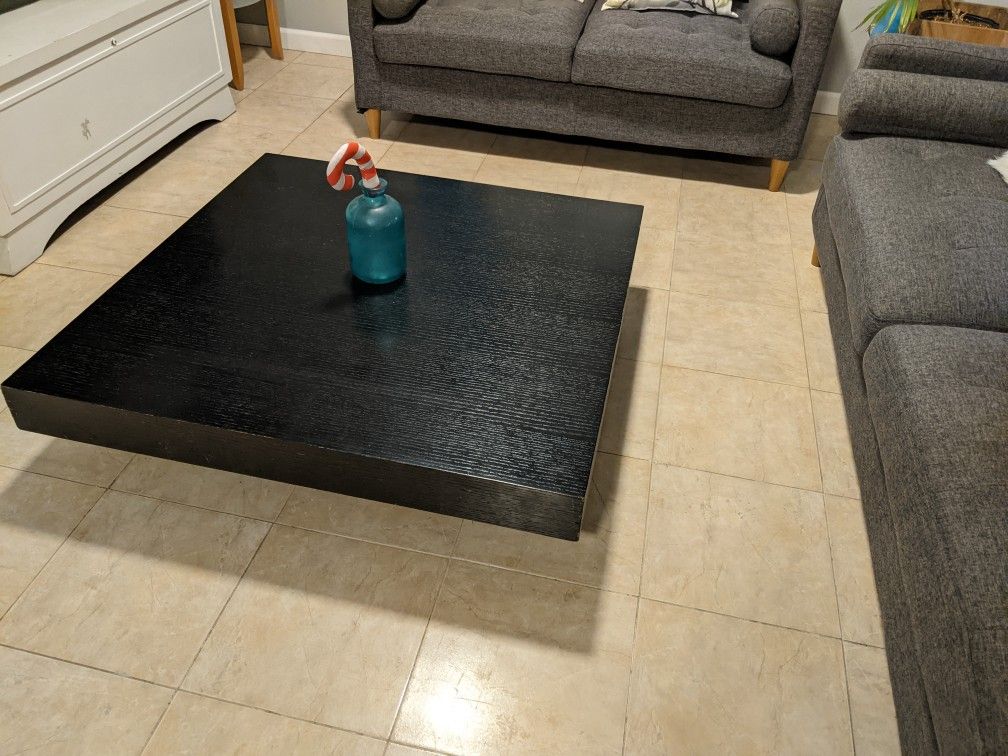Square COFFEE TABLE.