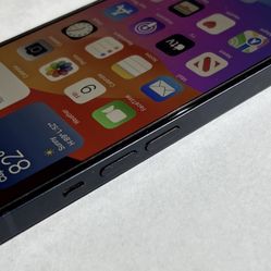 Apple iPhone 13 128GB - Black (UNLOCKED)