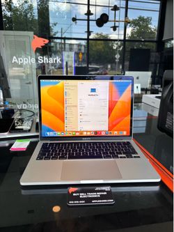 MacBook Pro 13” M1 Chip 16GB Ram 256SSD! 90 Day warranty! We offer financing.
