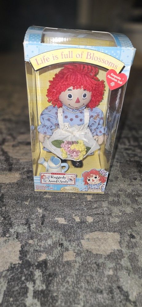 Brass Key Keepsakes Raggedy Ann "Life is Full Blossoms" Porcelain Doll 2004 New!