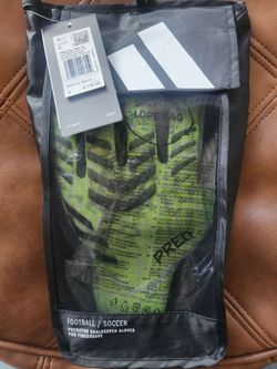 Adidas Predator Pro Fingersave Goalkeeper Gloves