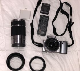 5N SONY CAMERA-INCLUDES EVERYTHING IN PICTURES