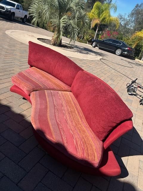 Red Couches - FREE