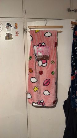 Hello kitty fall blanket