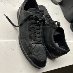 Louis Vuitton black offshore sneakers 