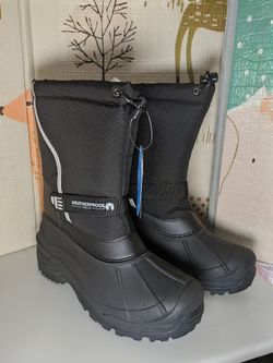 Size 9 , 10 , Mens Snow Boots Waterproof / Winter