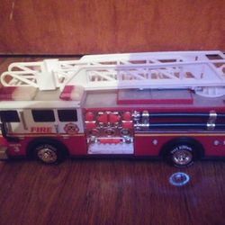 Toy State Road Rippers Fire Truck