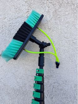 Window cleaning xtendable pole brush