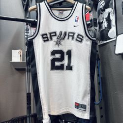 Vintage Nike Tim Duncan San Antonio Spurs Jersey Mens Large White Black Home 