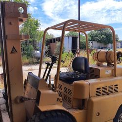Alice Chalmers 6,000LBS Forklift 