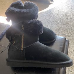 LAMO Boots Size 8
