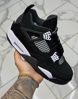 Jordan 4’s white thunder