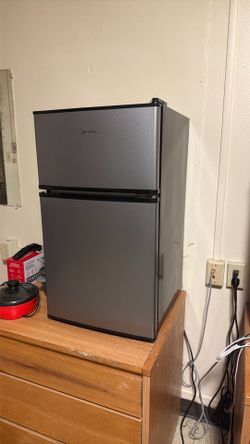 Midea Mini Fridge
